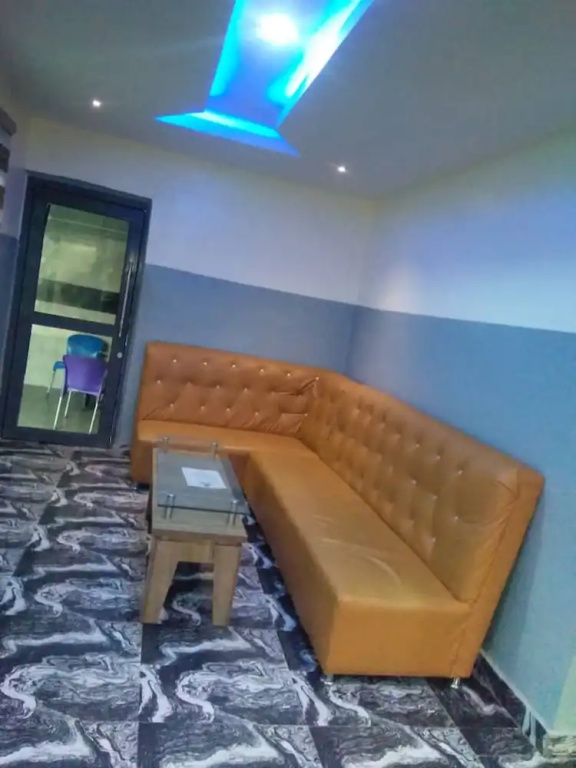 Lobby & Reception