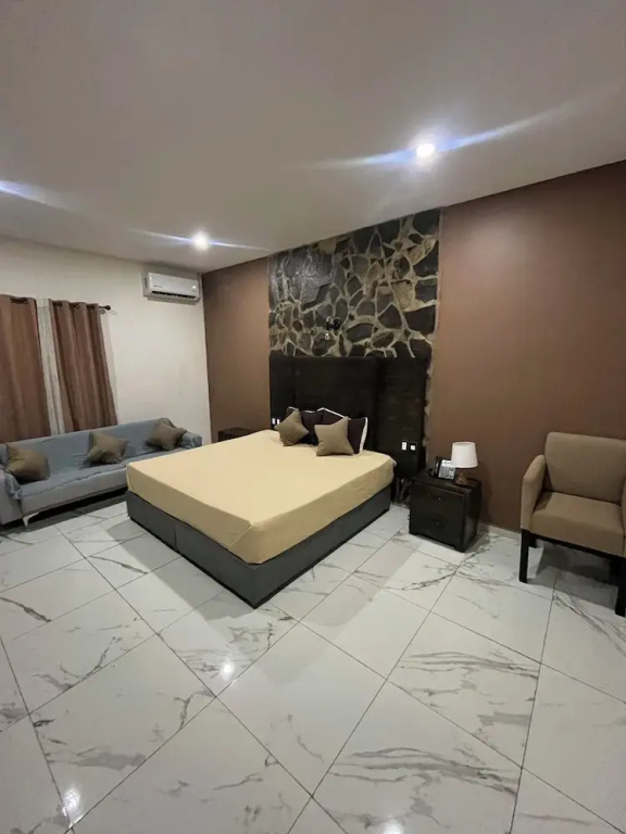 Comfort room