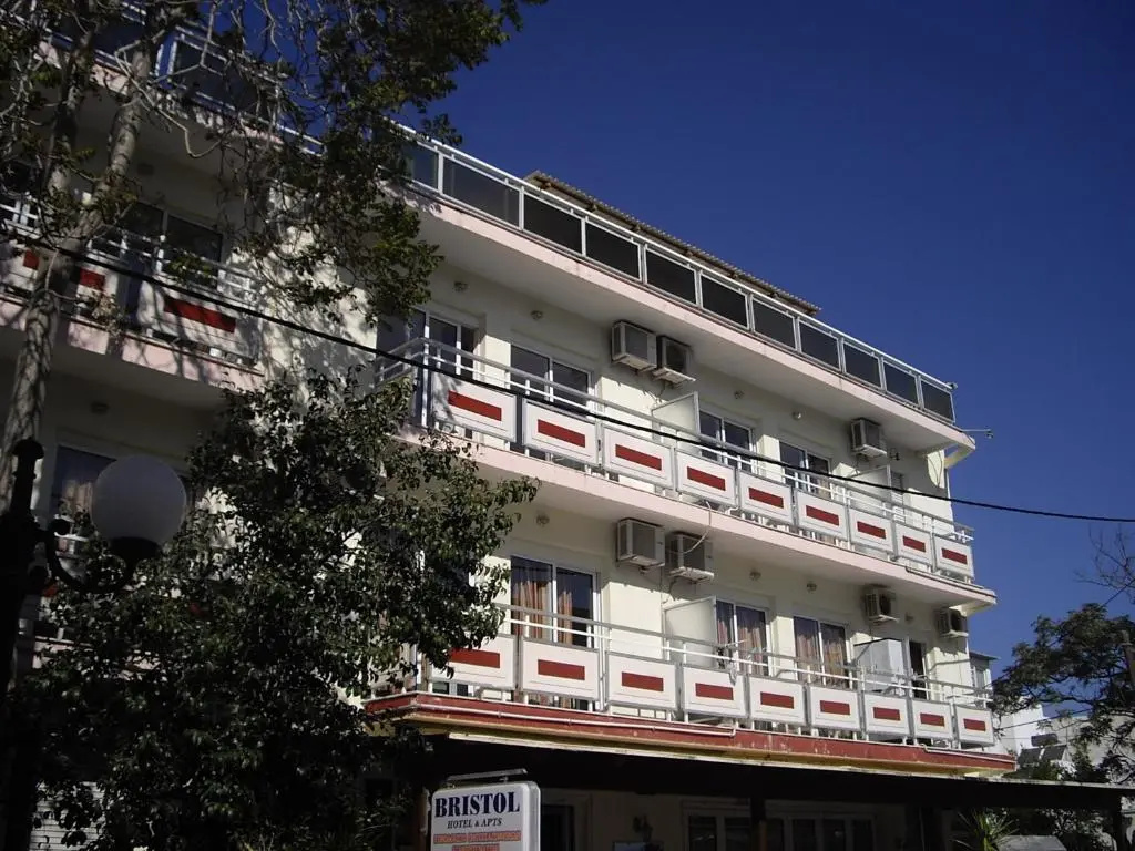 Bristol Hotel & Apartments