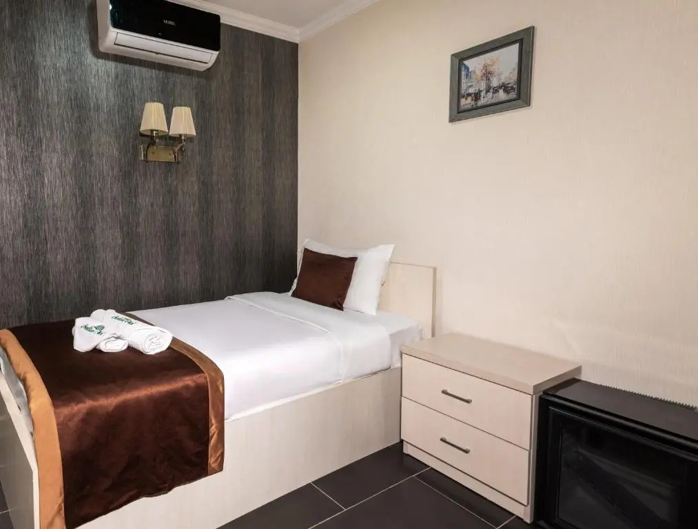 Economy room