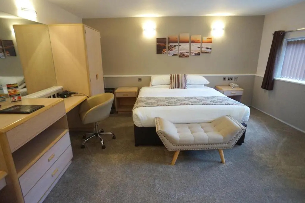 Damon's Hotel - Chambres