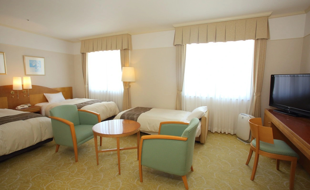 Standard Triple room
