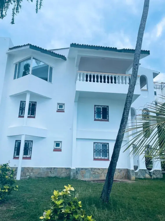 Bamburi Beach Villa LTD