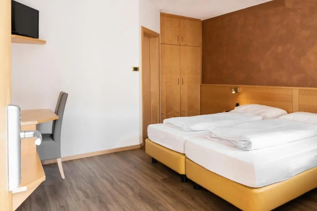 Economy room