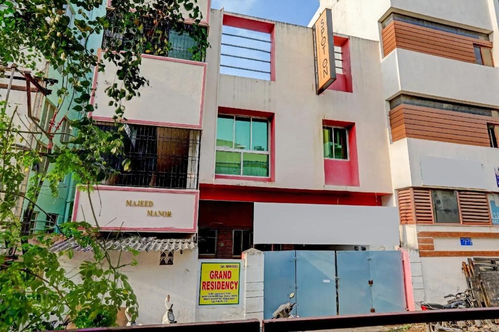 Grand Residency by OYO Rooms
