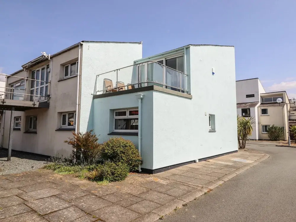 1 South Snowdon Wharf