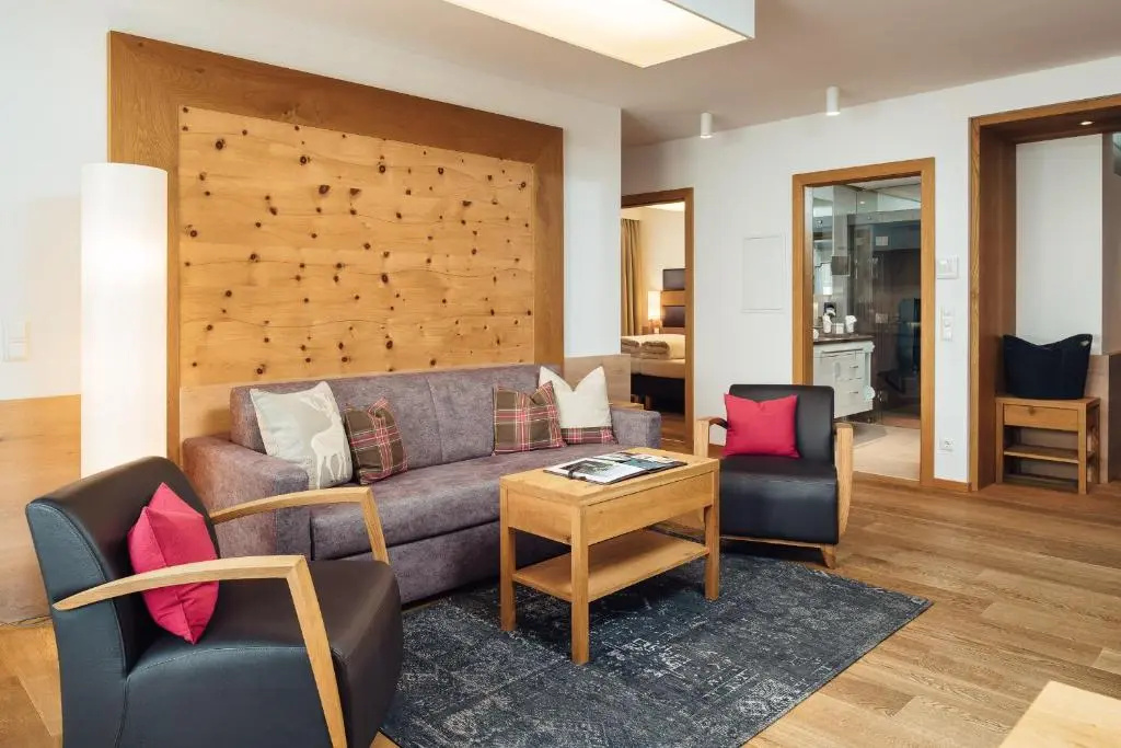 2 Bedrooms Apartment