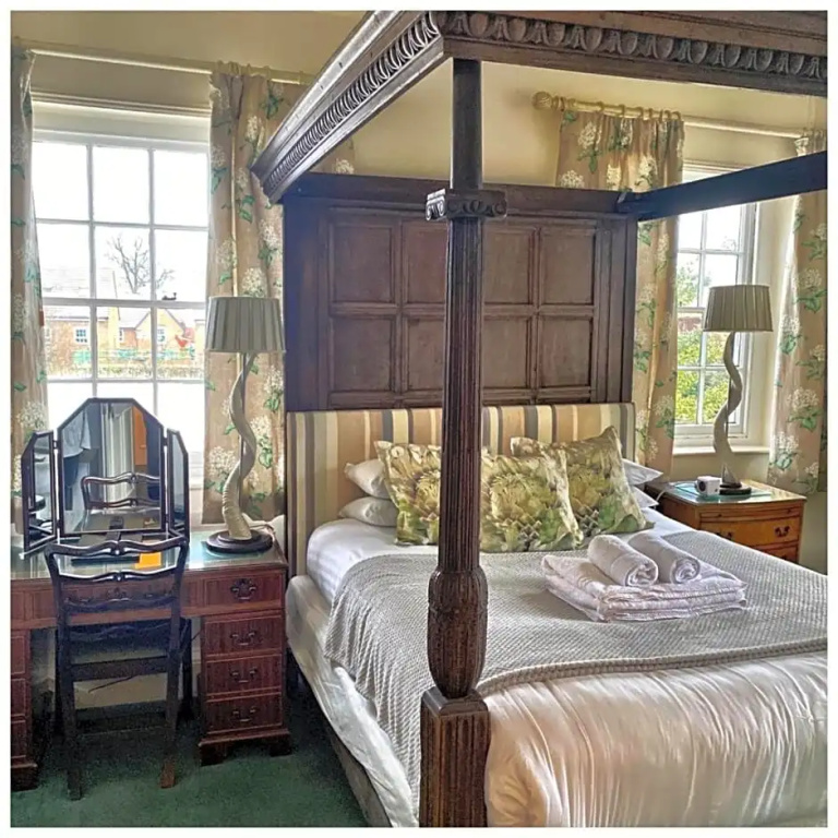 Standard Double room (full double bed)