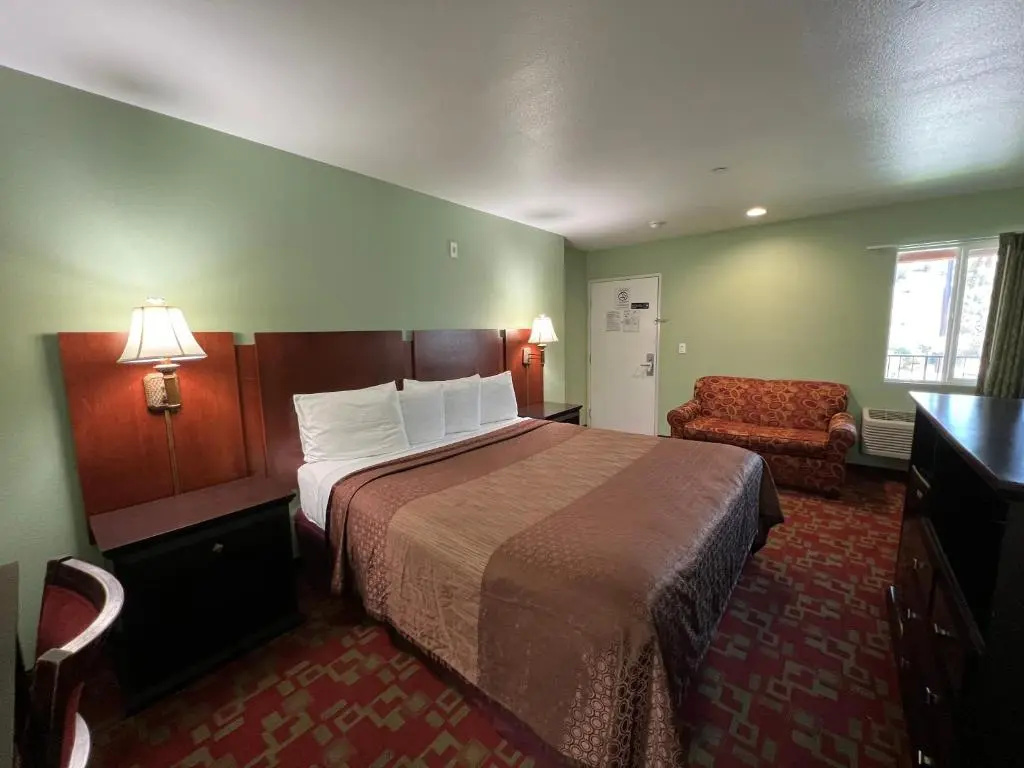 Standard Double room (full double bed)
