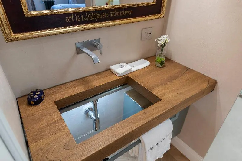 Standard Suite