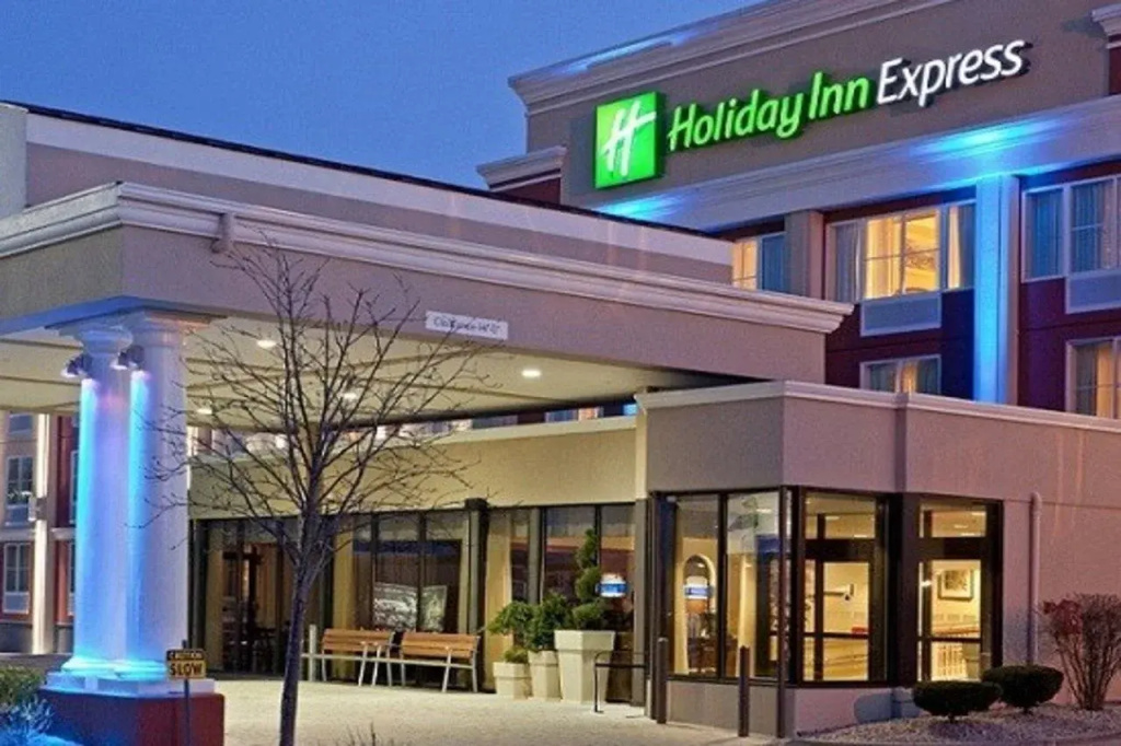 Holiday Inn Express Greater Noida Knowledge Park