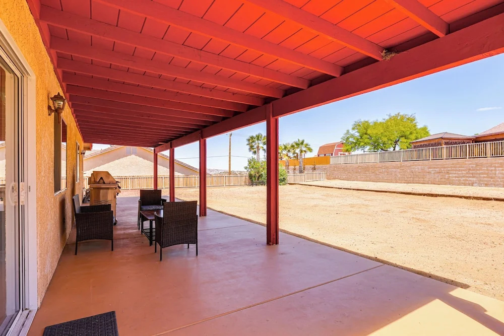 Pets Welcome! Yucca Valley Haven w/ Fenced Yard