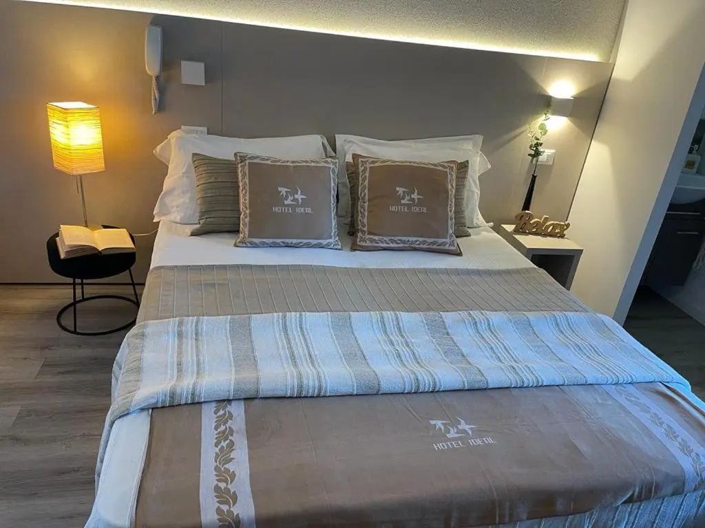 Standard Double room with sea view (full double bed)