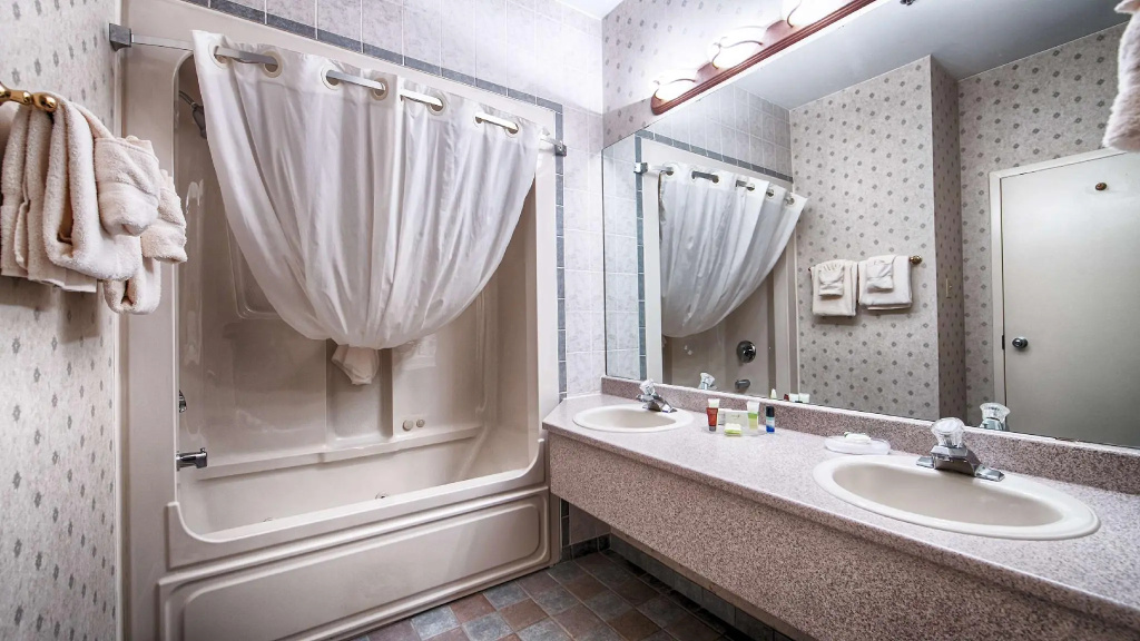 Double Suite (full double bed)