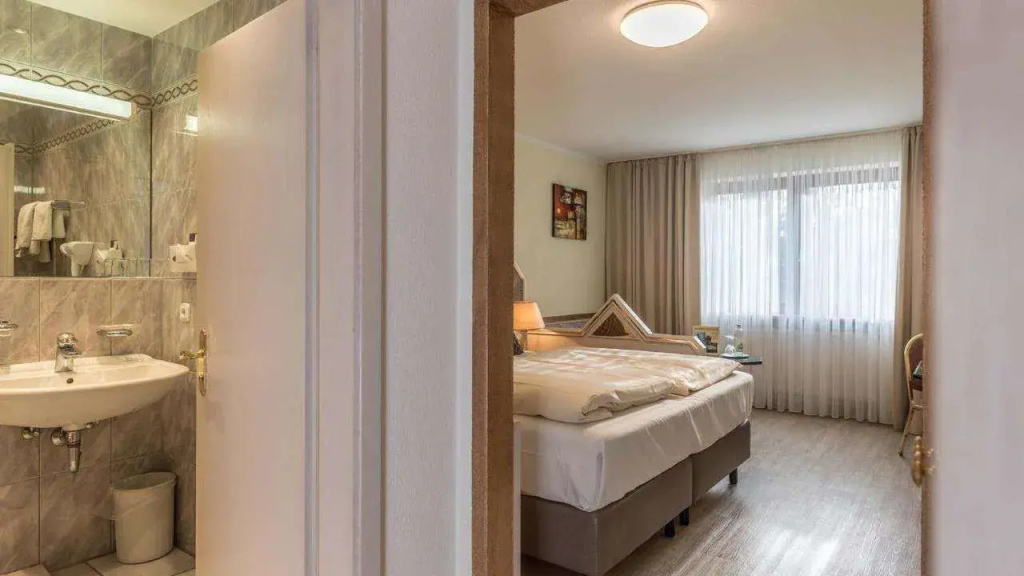 Hotel photo 12