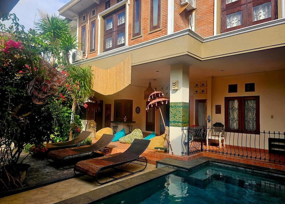 Отель GWK View Boutique Hotel and Residence в Джимбаране