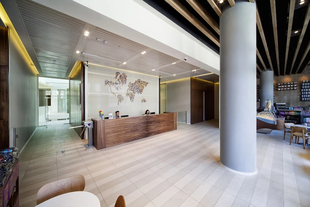 Lobby & Reception