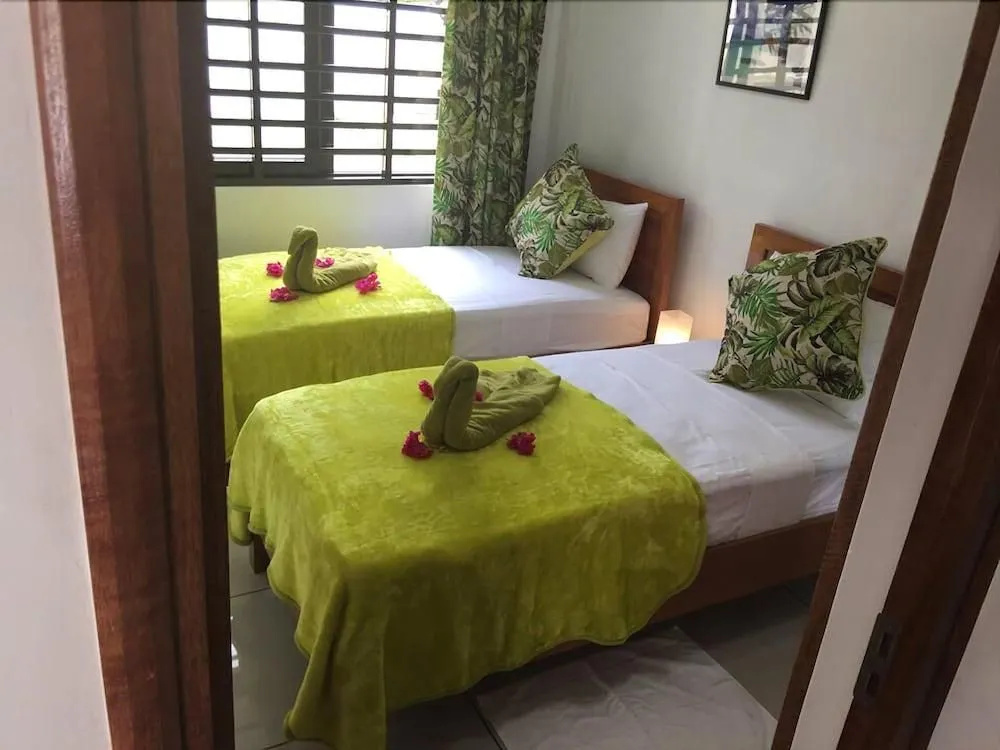 Creole Breeze Self Catering Apartments — фото