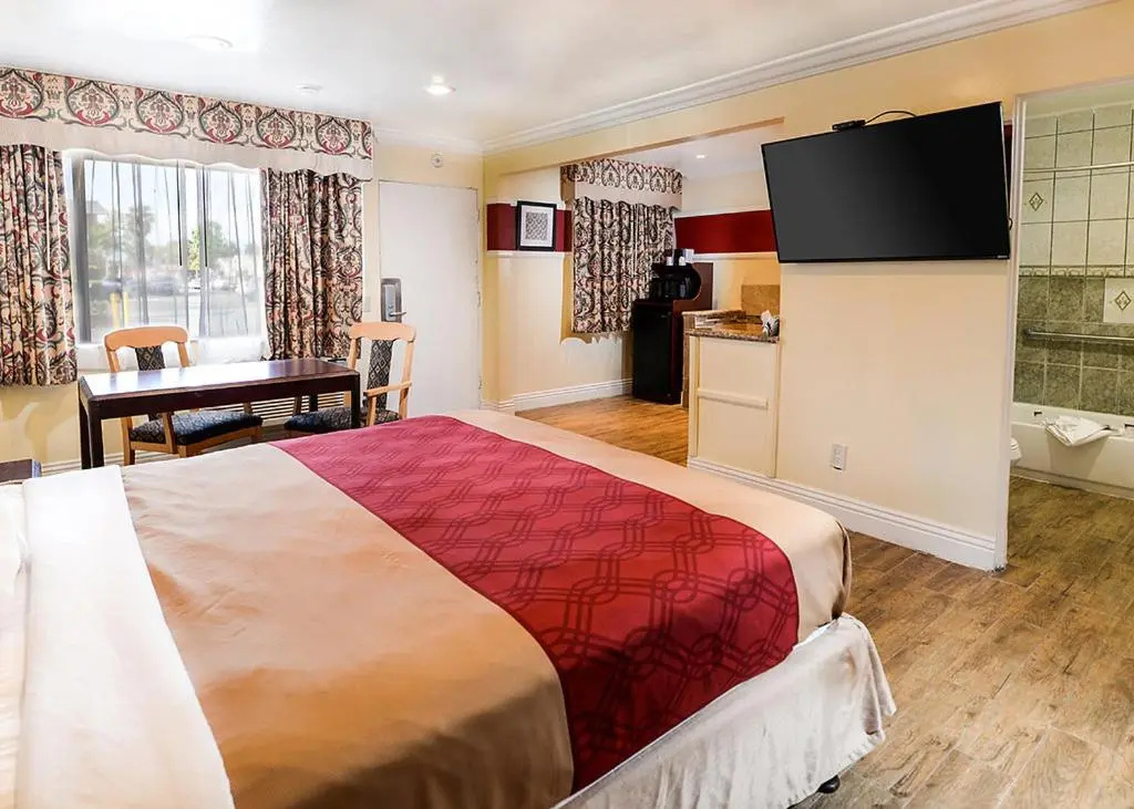 Standard Double room (full double bed)