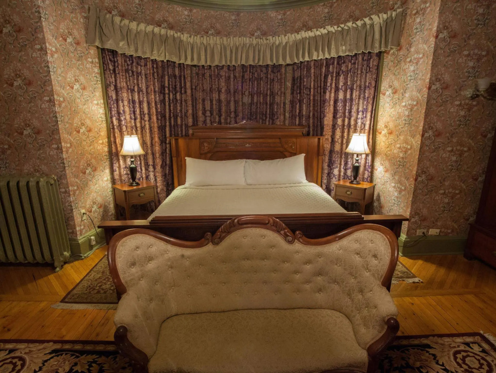 Fairholm National Historic Inn by null