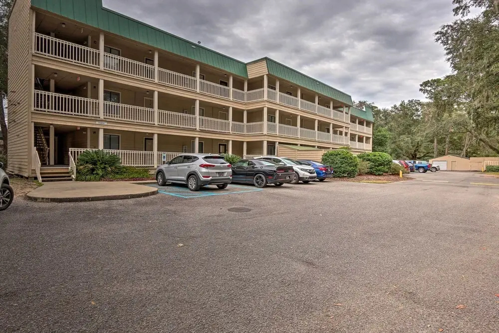 Steps to Beach & Pool Area: Hilton Head Condo