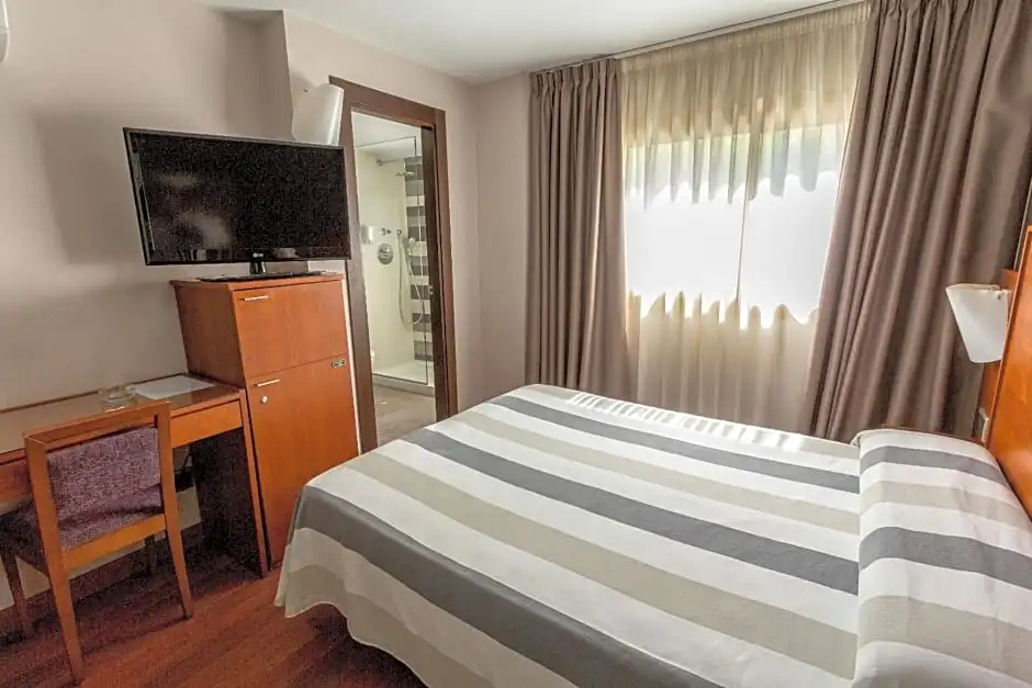 Hotel Nuevo Torreluz - Chambres