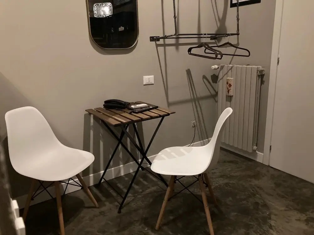 Economy room