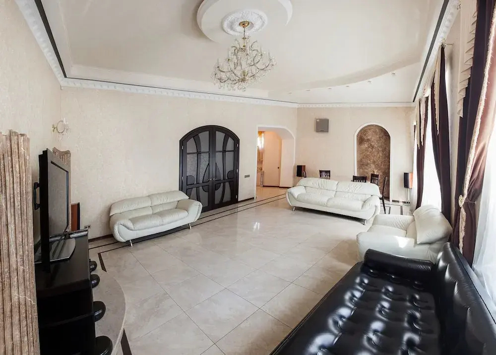 Royal Apartment Uspenskaya 12