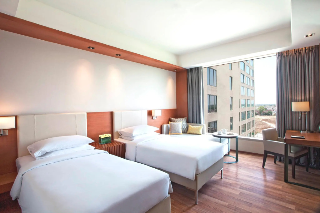 Double Club Access room (twin beds)