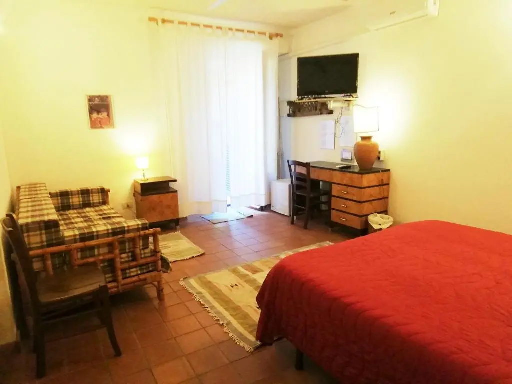 Standard Double room with garden view (full double bed)