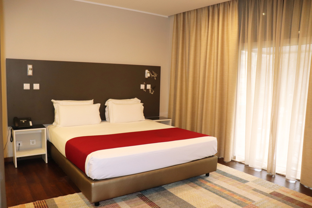Urban Hotel Amadeos — 3