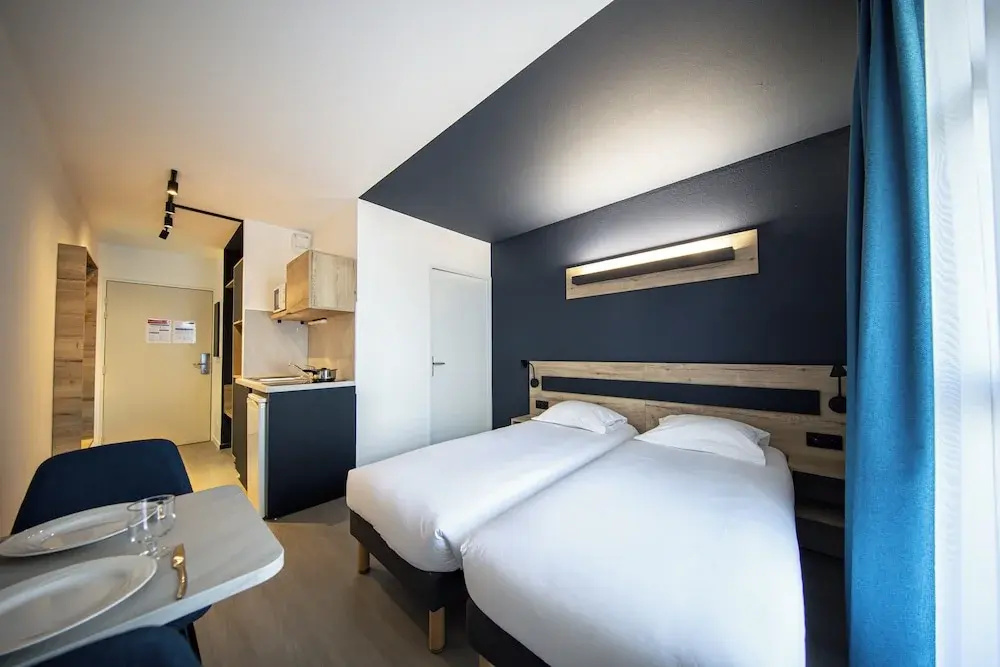 Premium Double Studio (twin beds)