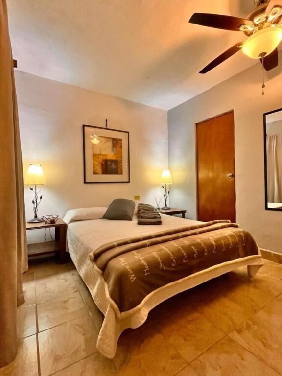 Hotel 305 — 2