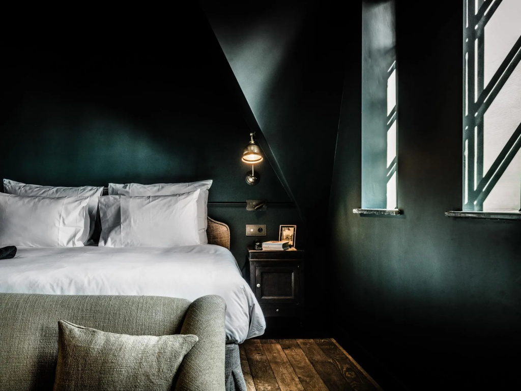 23 Double Suite (full double bed)
