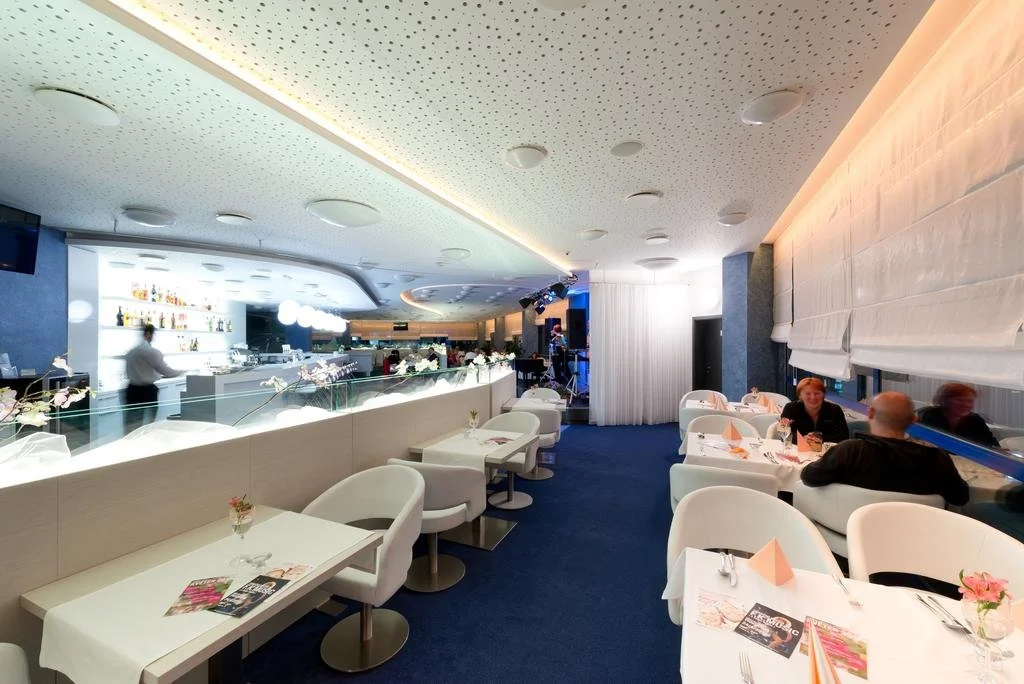 Food & Beverage