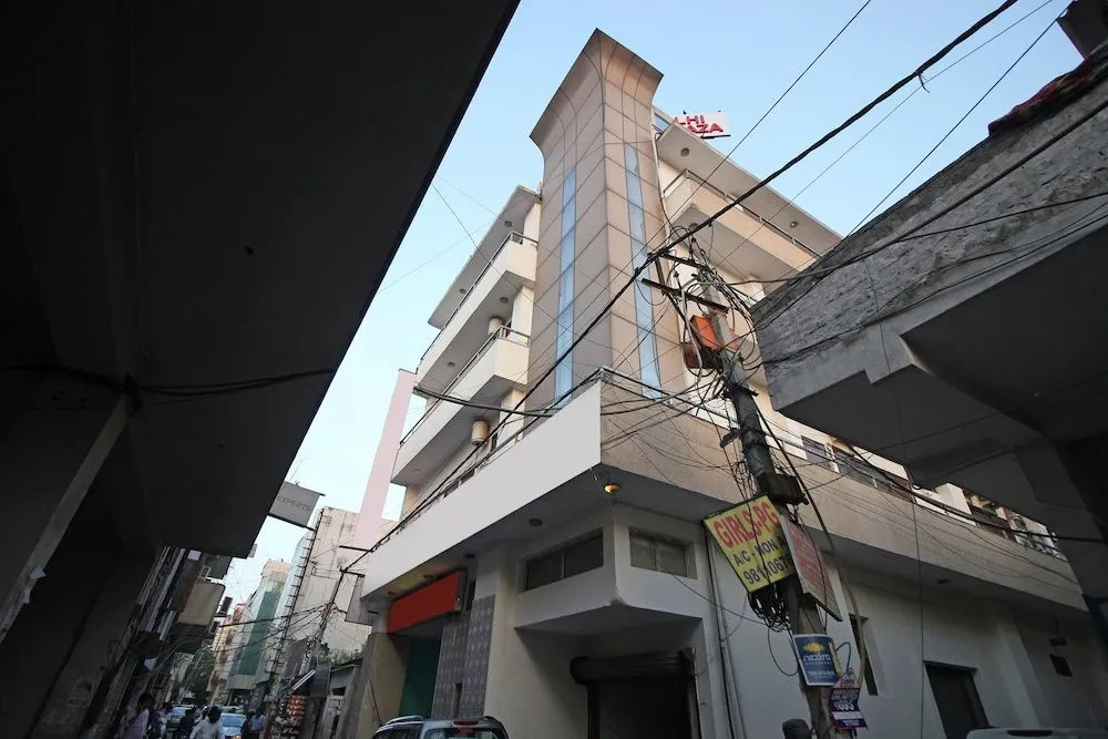 OYO 9030 Hotel Delhi Airport Plaza