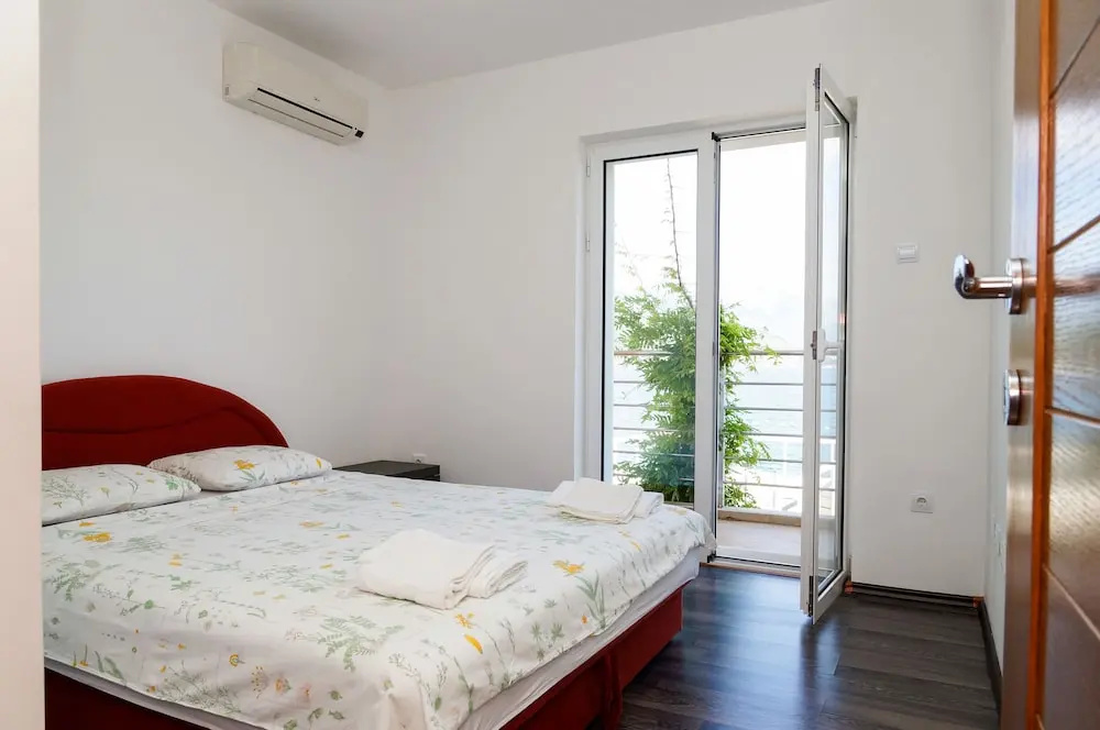 2 Bedrooms Standard Family room beachfront