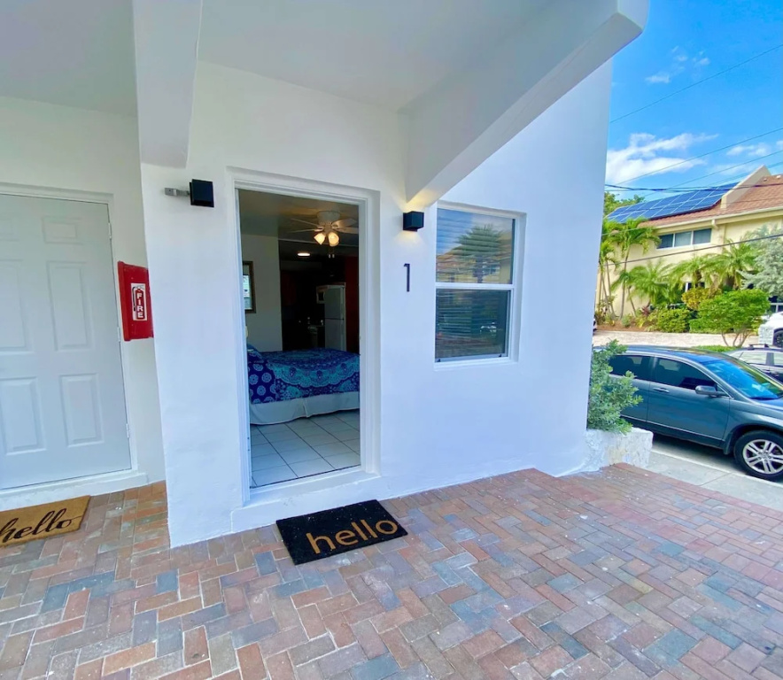 Hollywood Boardwalk Studio Fully Equipped Kitchen