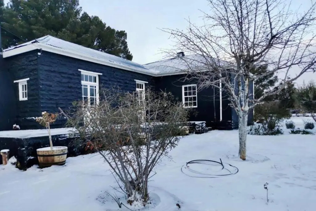 3 Bedrooms Cottage