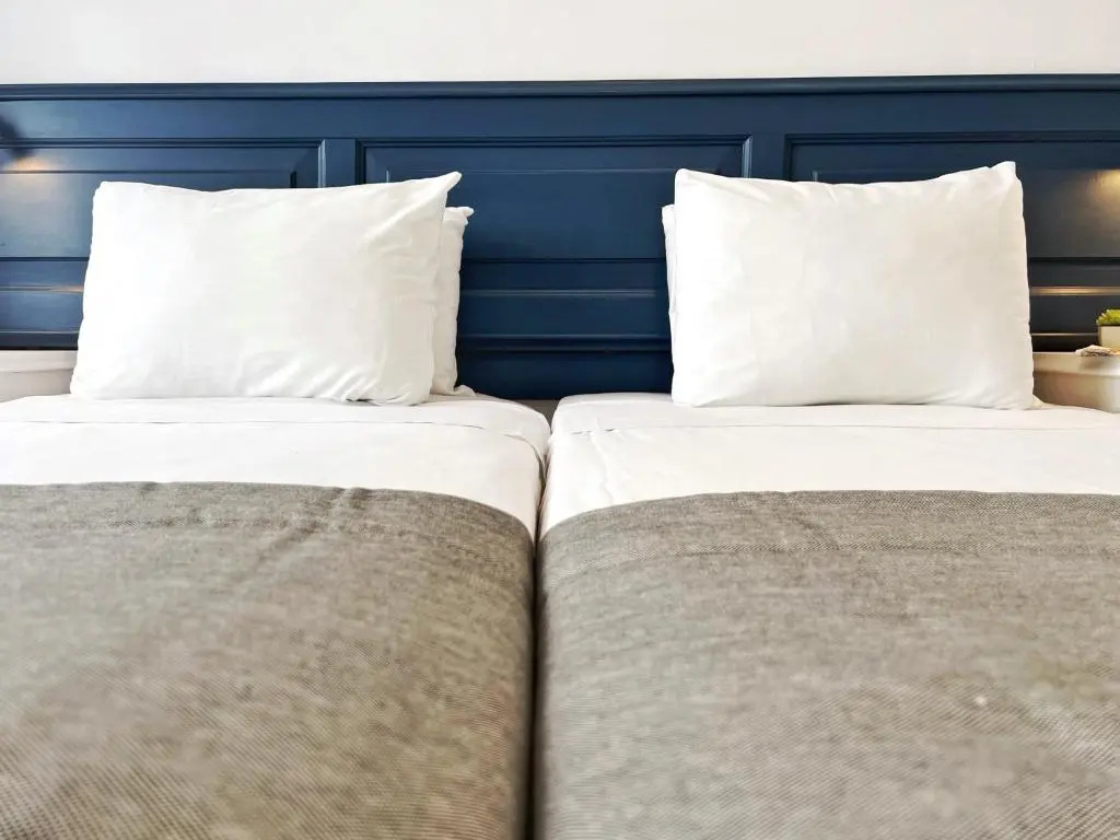 Gillieru Harbour Hotel - Chambres