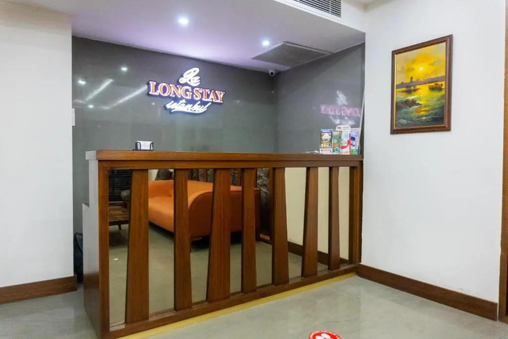 Lobby & Reception