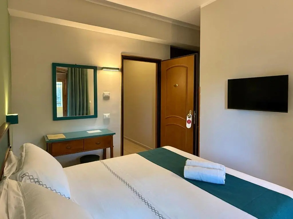 Basic Double room (full double bed)
