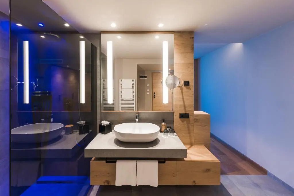 Standard Double room with balcony (full double bed)