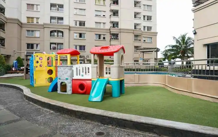 Sweet 2BR Mediterania Marina Residences By Travelio