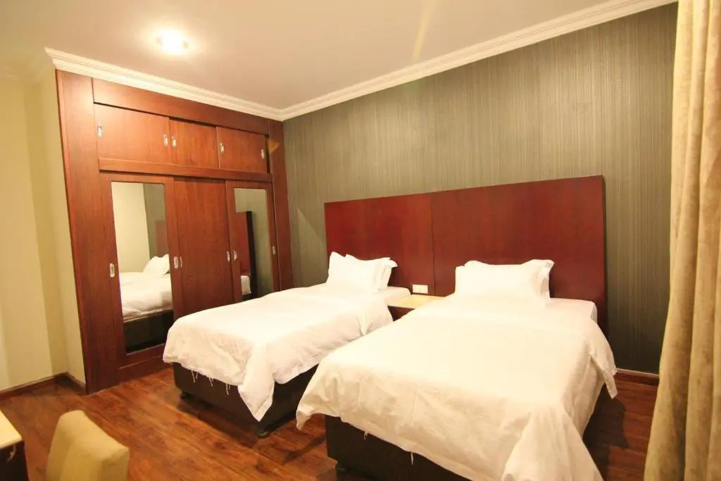 2 Bedrooms Apartment