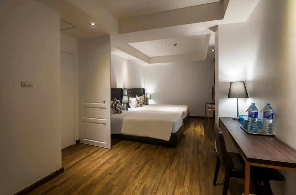 Отель First House Hotel в Бангкоке