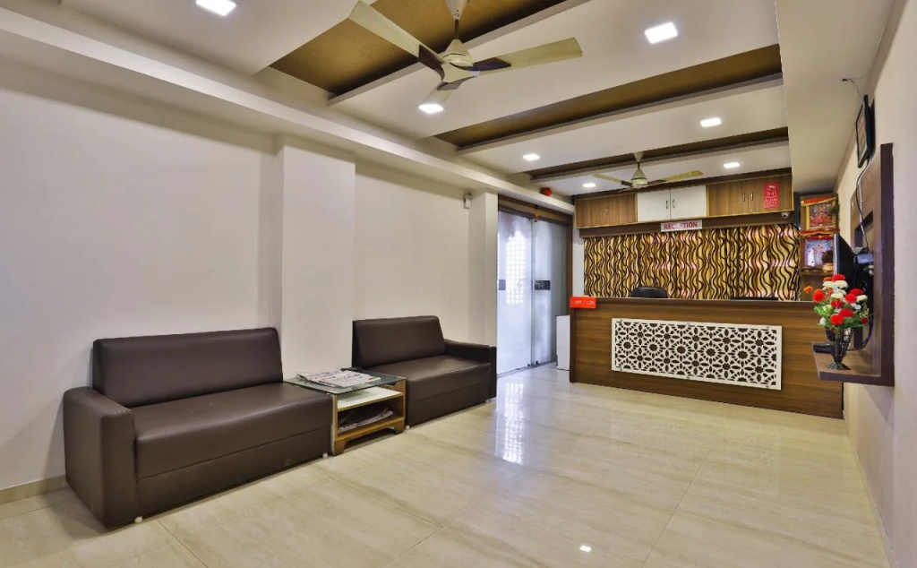 Lobby & Reception