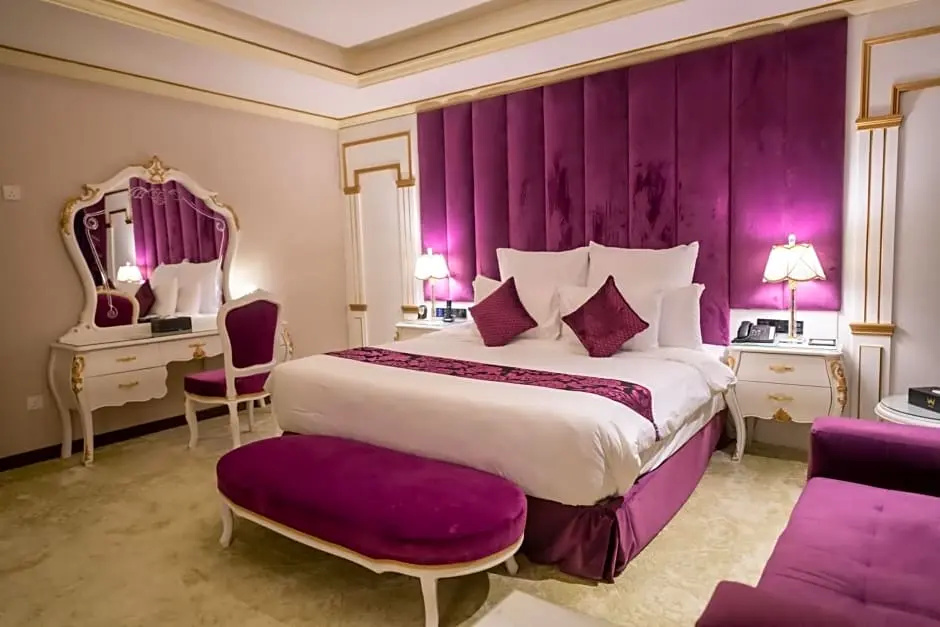 Deluxe Double room (full double bed)