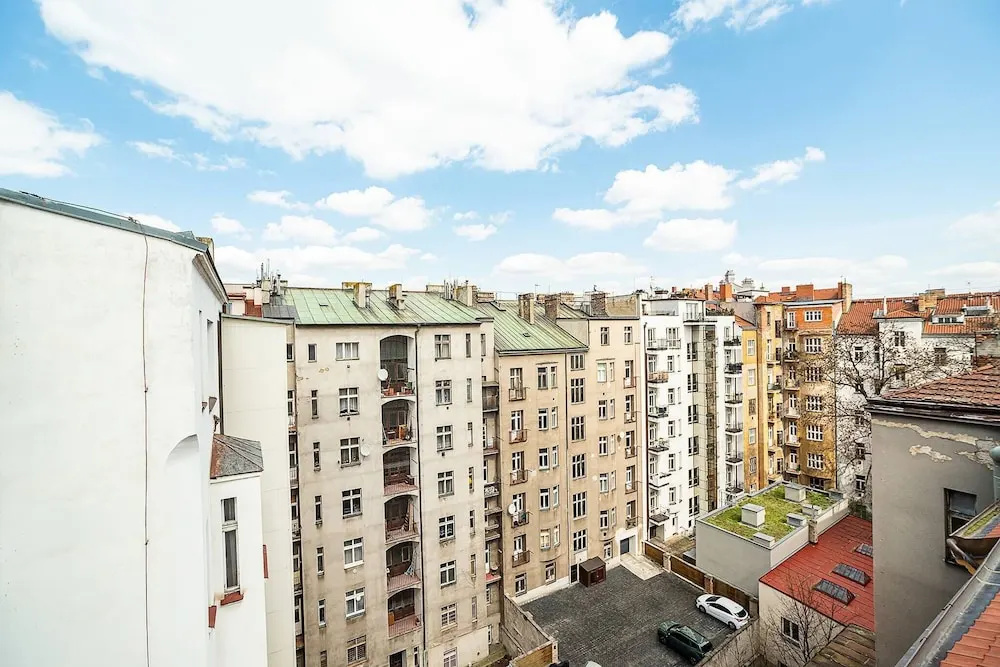 Lavish And Chic Duplex Apartment for Families and Couples