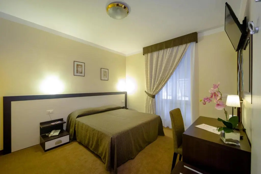 Standard Double room (full double bed)
